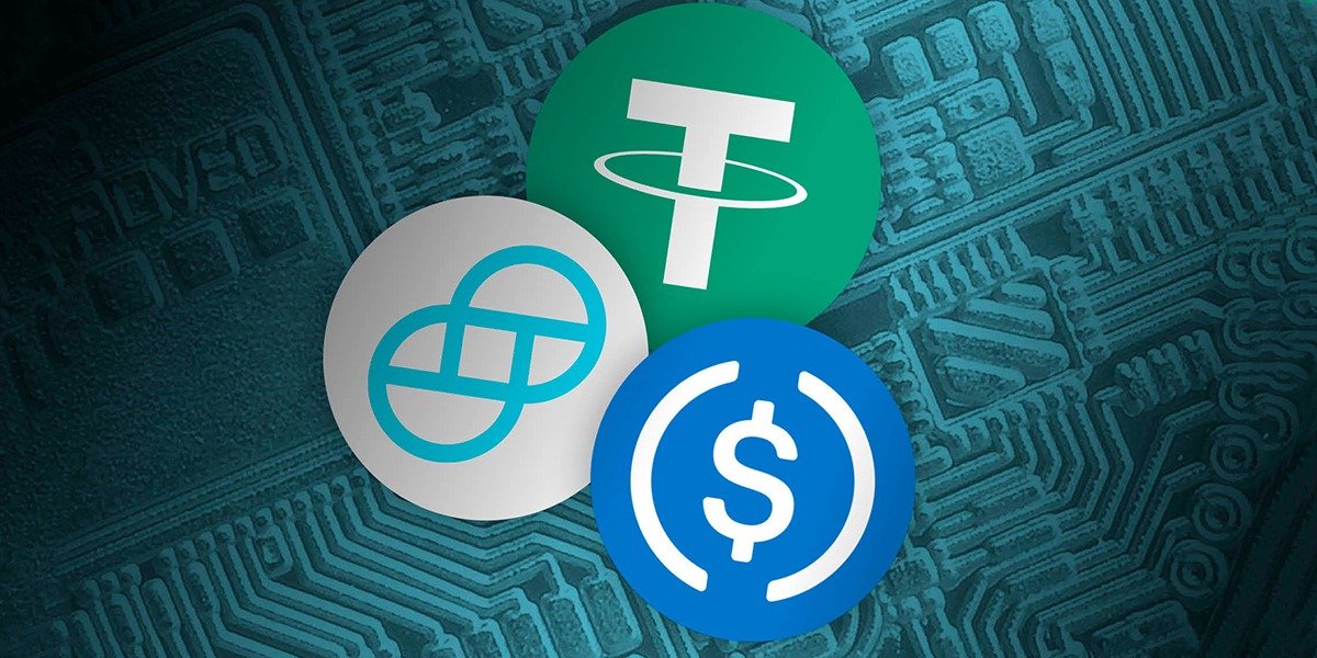 How is stablecoin different from other cryptocurrencies and similar at the same time